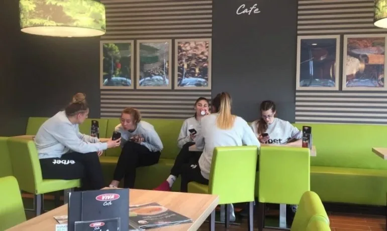 Националките заминаха за контроли със световния шампион Сърбия - Tribune.bg