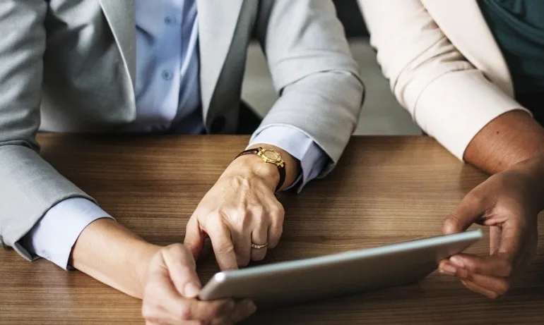 Първенци сме по брой жени в правителствения сектор - Tribune.bg