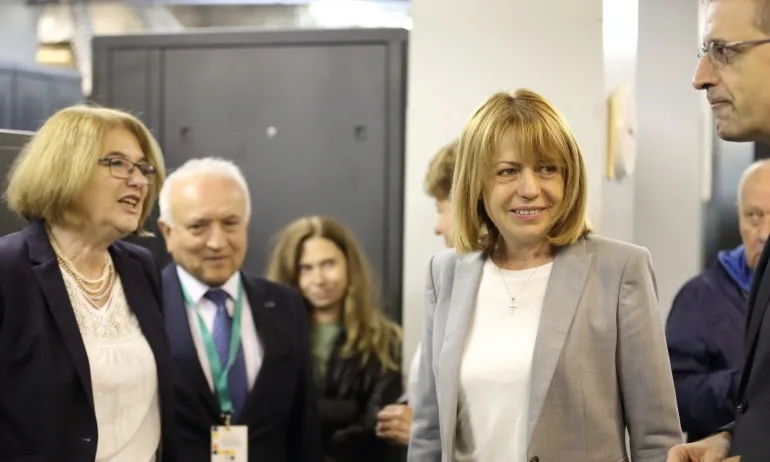 Фандъкова в БАН: Включваме постиженията на научния сектор в работата за града - Tribune.bg