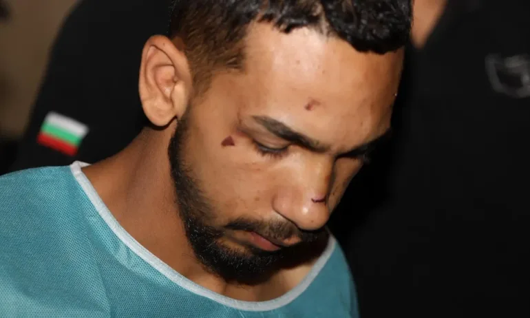 Врязалият се в автобус с колата си, е дишал райски газ докато шофира, карал е със 199 км/ч - Tribune.bg