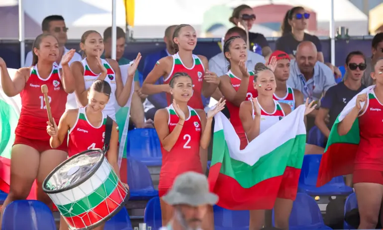 Поредна хандбална драма на плажа във Варна и две победи за юношите на Европейското