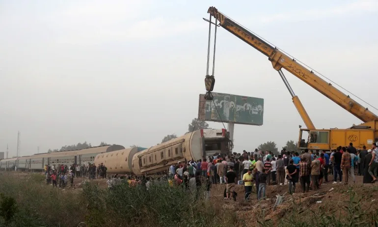 11 жертви на влакова катастрофа в Египет, ранените са близо 100 - Tribune.bg