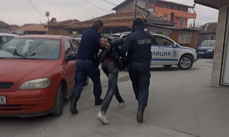 Мащабна полицейска акция срещу битовата престъпност в Бургас - Tribune.bg
