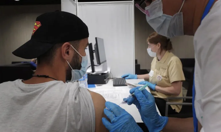 Две от ваксините срещу COVID-19 могат да създадат сърдечни проблеми при млади мъже - Tribune.bg