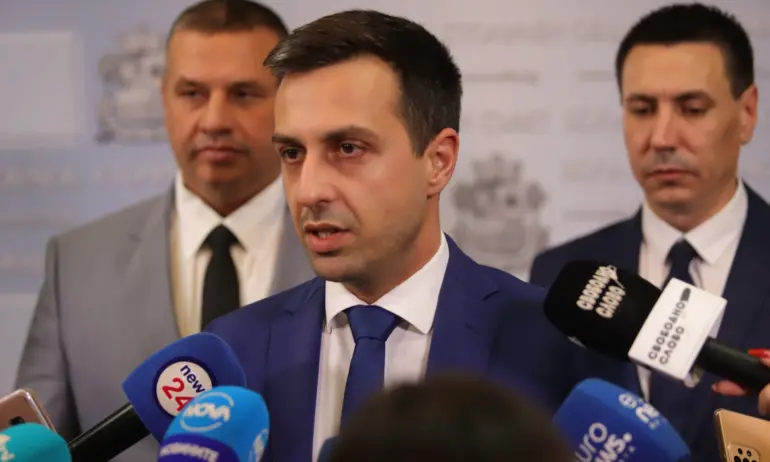 Разпад и обрат: Групата на Възраждане в СОС се стопи с четирима - били предатели - Tribune.bg