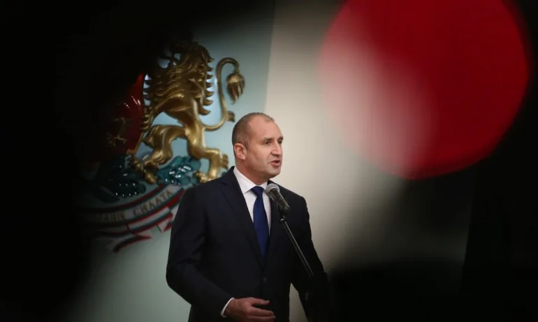 Кой и защо кара Румен Радев да отлага връчването на проучвателен мандат на партията на Слави - Tribune.bg