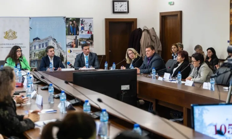 Министър Боршош даде старт на подготовката за летния сезон по Черноморието - Tribune.bg