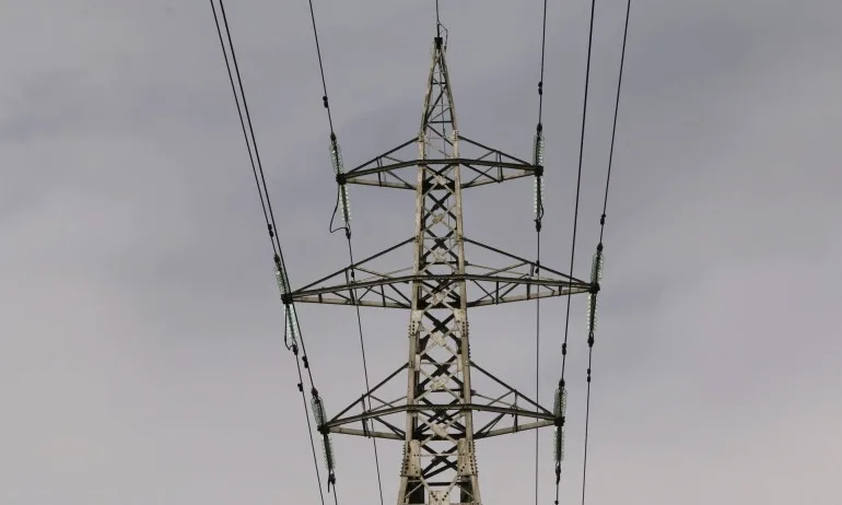 Пиково потребление на ток през почивните дни заради студа - Tribune.bg