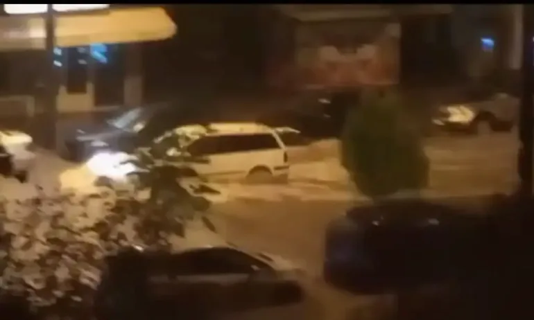 Силна гръмотевична буря удари Стара Загора, Хасково и Димитровград - Tribune.bg