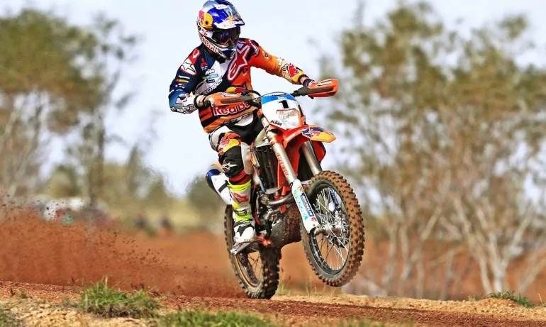 Инцидент на рали Дакар: Мотоциклетист е в болница - Tribune.bg