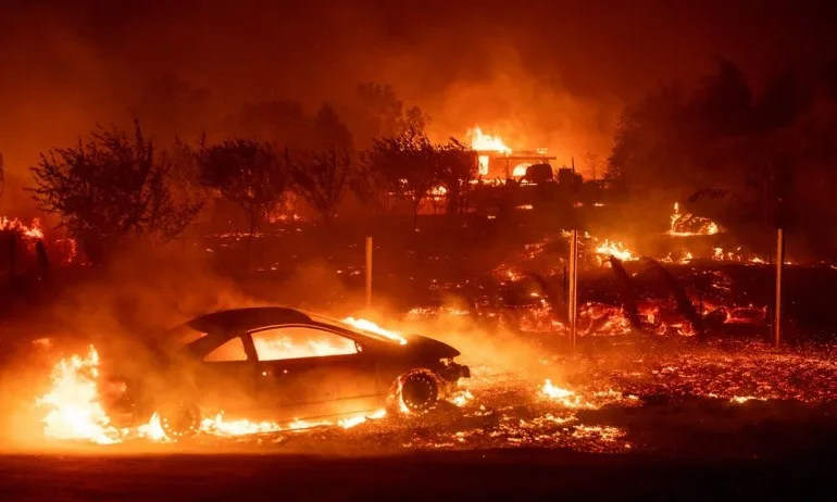 Огнена стихия в Калифорния (ВИДЕО) - Tribune.bg