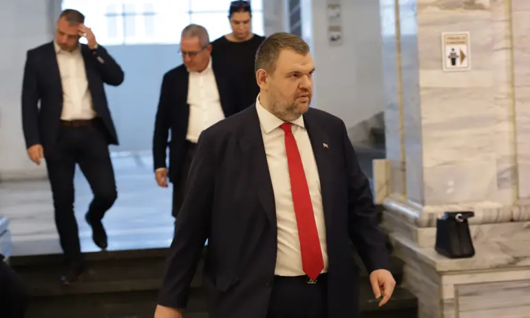 Пеевски: Денков отговори писмено за изпълнение на споразумението с енергетиците, даваме го на синдикатите - Tribune.bg