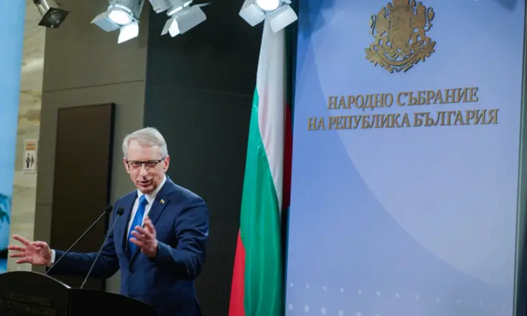 Денков: С Габриел сме във вулкан и се чудим дали да скочим в него - Tribune.bg