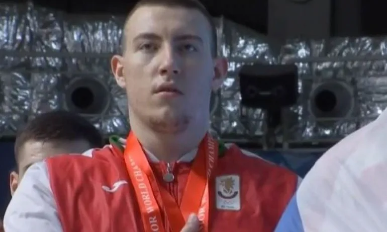 СТРАХОТНО! Световна титла за България по вдигане на тежести (СНИМКИ) - Tribune.bg