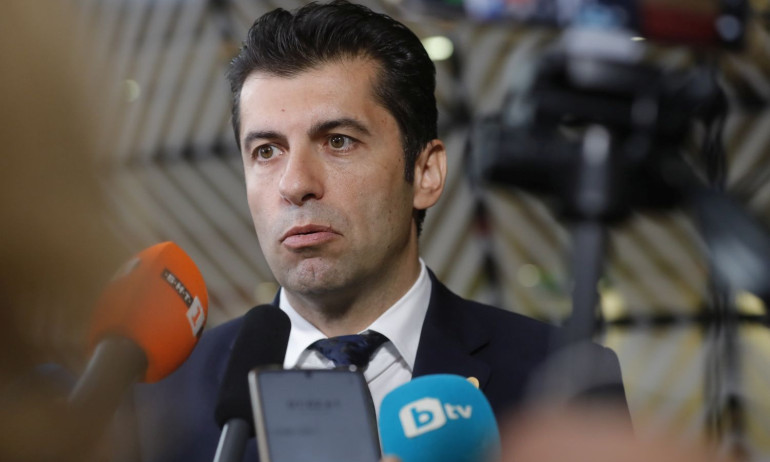 Петков: Не е имало директен внос на оръжия от България към Украйна - Tribune.bg