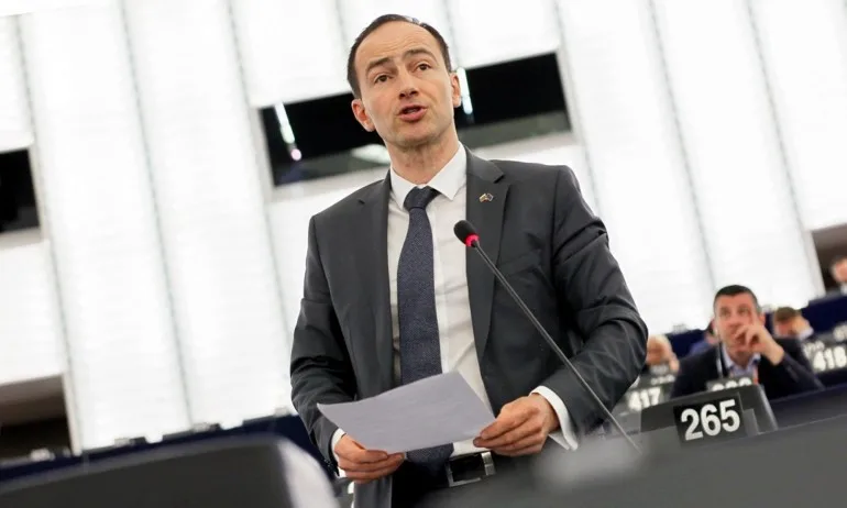 Андрей Ковачев: Отвратен съм от лъжите на Корнелия Нинова - Tribune.bg