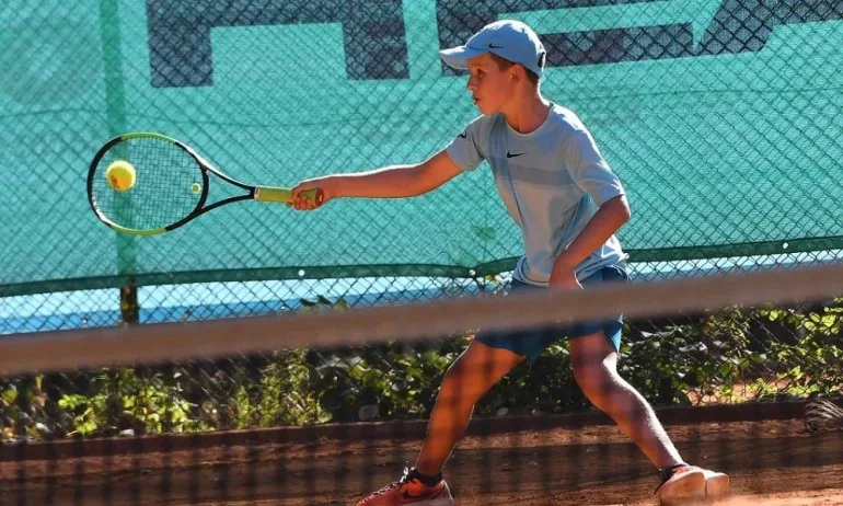 Павел Маринов е четвъртфиналист на сингъл на турнир от Тенис Европа в Румъния - Tribune.bg