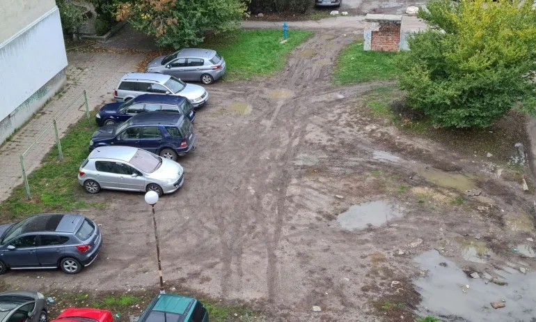 Конкурс и търг за наем на общинските паркоместа пред блоковете в Пловдив - Tribune.bg