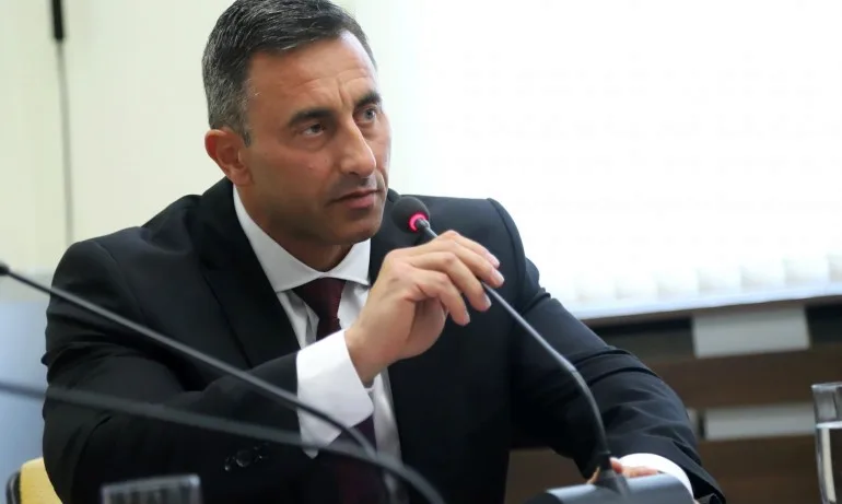 Румен Спецов безкомпромисен: Недопустимо е служители да петнят труда ни - Tribune.bg