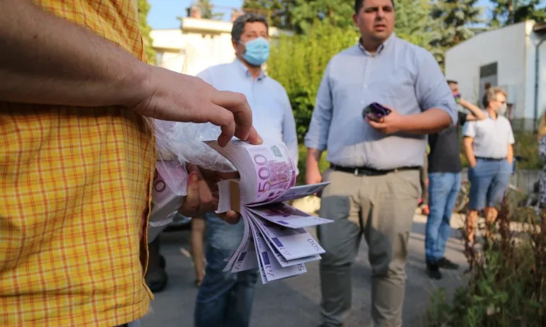 20-30 от Да, България занесоха фалшиво евро на премиера в Бояна - Tribune.bg