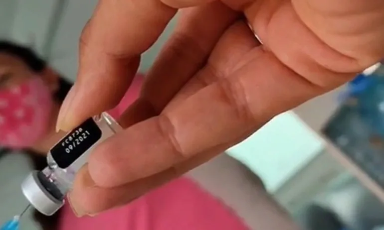 Поставят ваксини с изтекъл срок на годност (ВИДЕО) - Tribune.bg