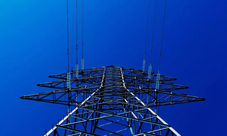 В Европа: исторически рекорд в цената на електроенергията - Tribune.bg