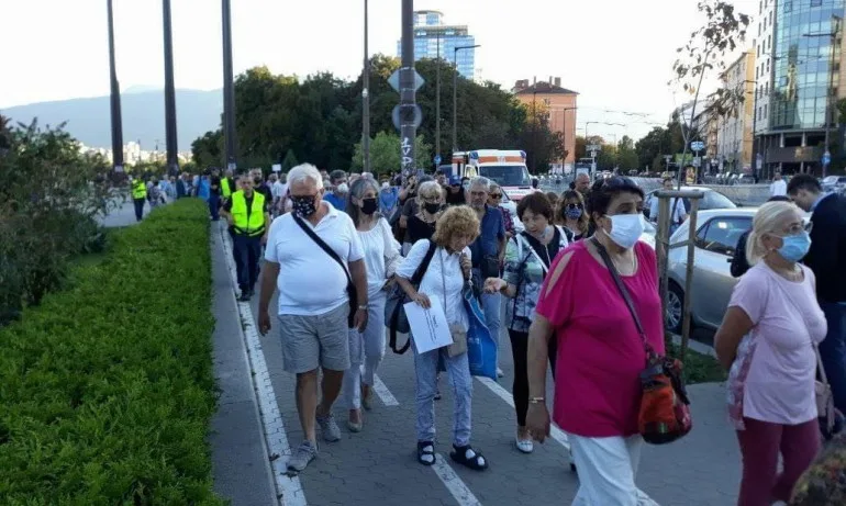 В София се проведе шествие срещу Радев и в подкрепа на полицията - Tribune.bg