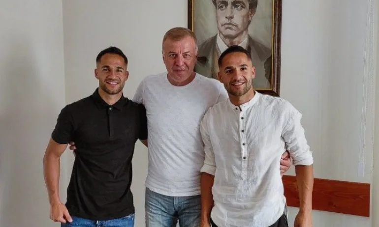 Братя Цоневи и Андриан Краев преподписаха с Левски - Tribune.bg