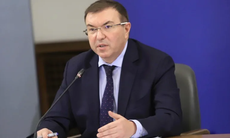 Ангелов: Най-засегнати от коронавируса са лицата в млада възраст - Tribune.bg