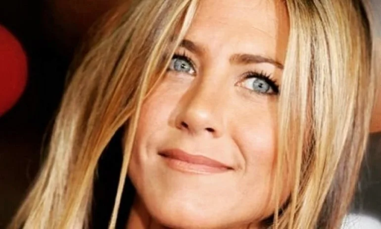 Коледното парти на Дженифър Анистън бе уважено от Брад Пит - Tribune.bg