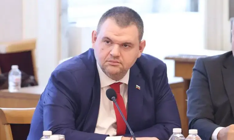 Делян Пеевски призова партиите да се оттеглят от намеса в здравния сектор