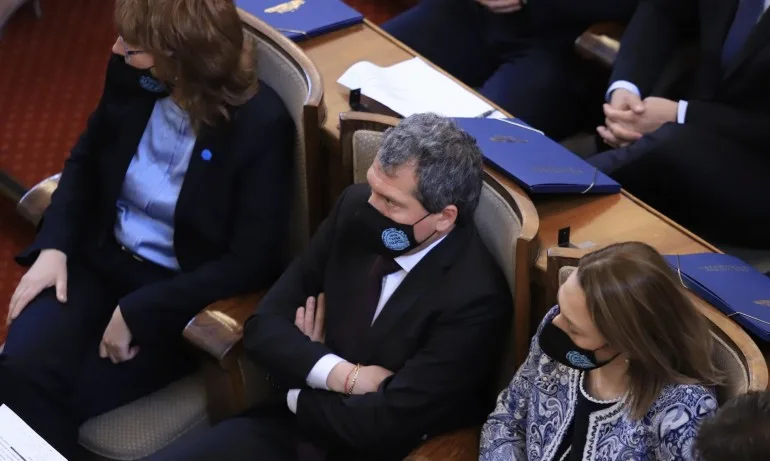 Депутатите изготвят правилник за дейността си, може планарните заседания да не са всяка седмица - Tribune.bg