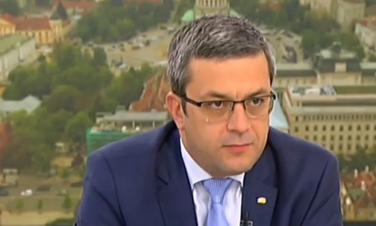 Тома Биков: От компромати няма време за дебат за важните теми - Tribune.bg