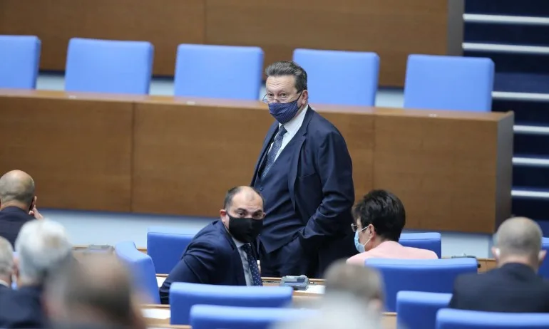 БСП и ДПС не успяха да съборят кворумa - Tribune.bg