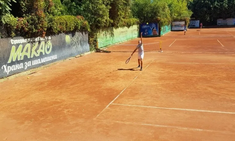 Трима българи се класираха за осминафиналите на турнир от ITF във Варна - Tribune.bg