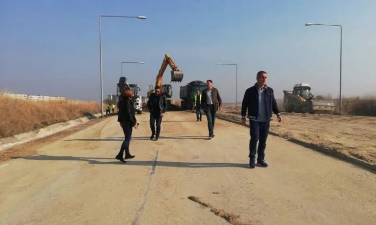 Кметовете на Банкя и Люлин провериха работата по новия пробив към Околовръстното - Tribune.bg