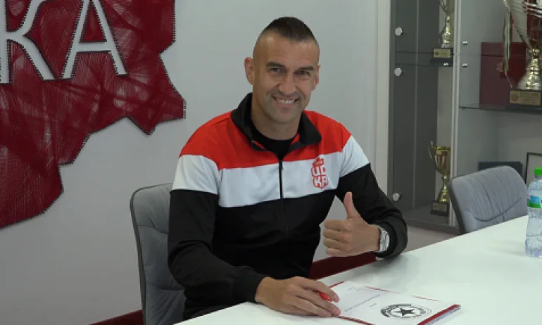 Камбуров парафира с ЦСКА 1948 - Tribune.bg