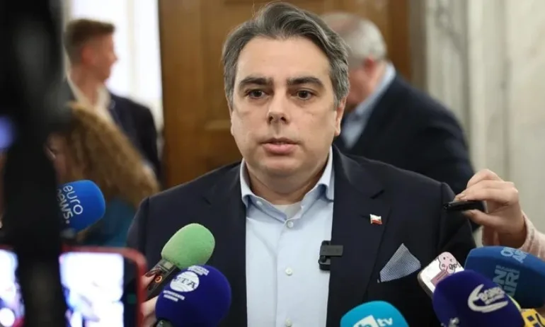 Асен Василев за вота в Пазарджик: Видяхме срамни сцени, искаме главата на Даниел Митов - Tribune.bg