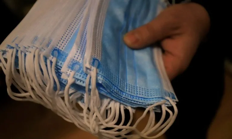 Испания обмисля отмяна на носенето на маски на открито от 26 юни - Tribune.bg