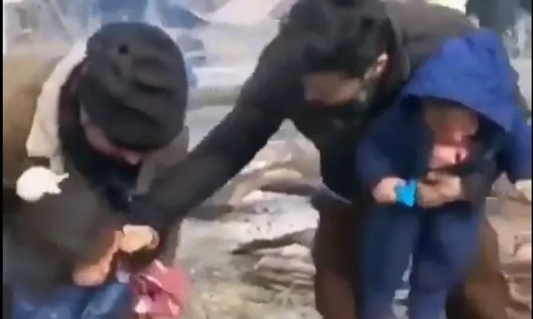 Скандални кадри: Защо плачат децата на мигрантите (ВИДЕО) - Tribune.bg