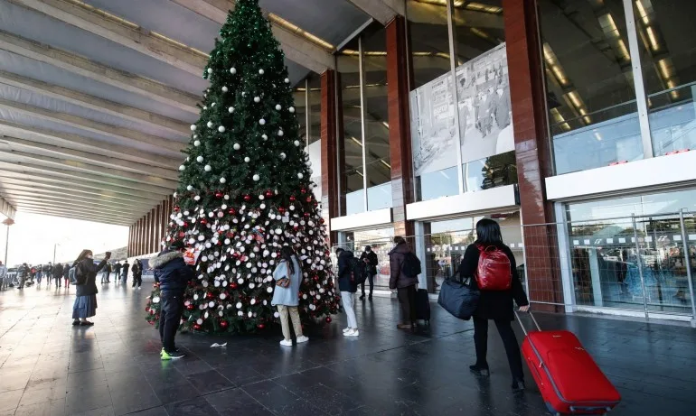 Италия и Австрия с нови по-строги ограничения за коледните и новогодишни празници - Tribune.bg