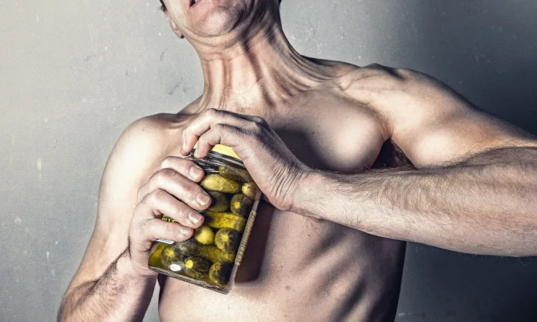 Водка с кисели краставички – адска комбинация за стомаха - Tribune.bg