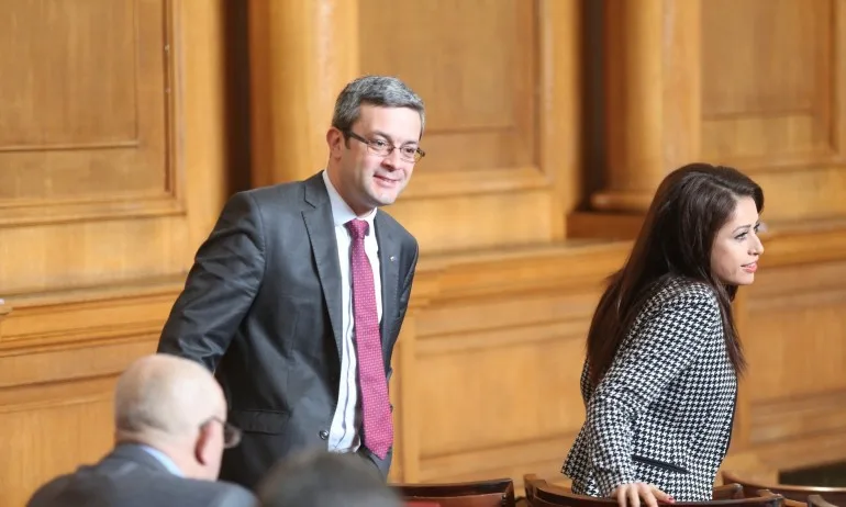 Тома Биков: Целият цирк, който разиграват БСП, е едно подскачане пред лидера - Tribune.bg