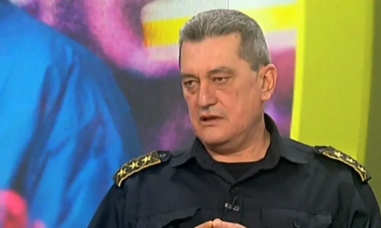 В БЧК се разтоварват 5 камиона с предпазни средства от Турция - Tribune.bg