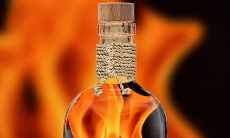 30-годишен в Пирогов, объркал ракията със сода каустик - Tribune.bg