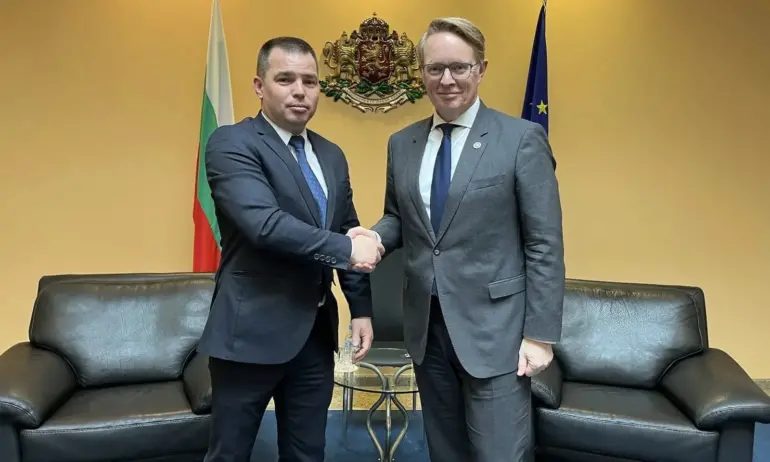 Директорът на Фронтекс на посещение у нас - Tribune.bg