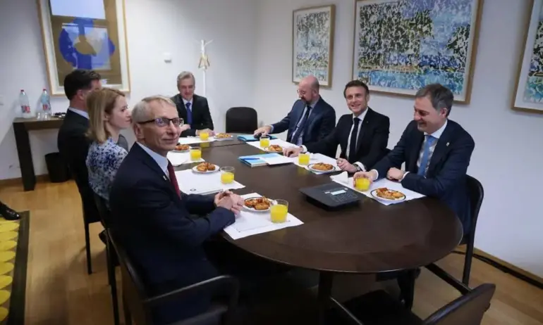 Като наблюдател: Денков на среща на групата на либералите Обнови Европа - Tribune.bg