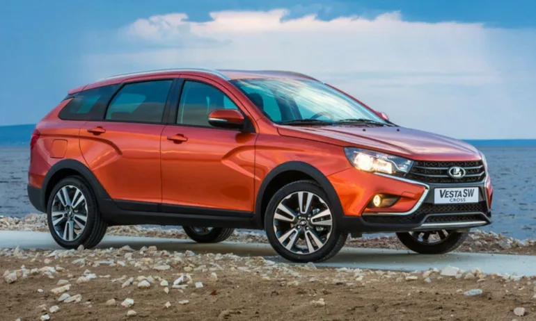 Правят новата Лада Веста в завода на Автоваз в град Толиати - Tribune.bg