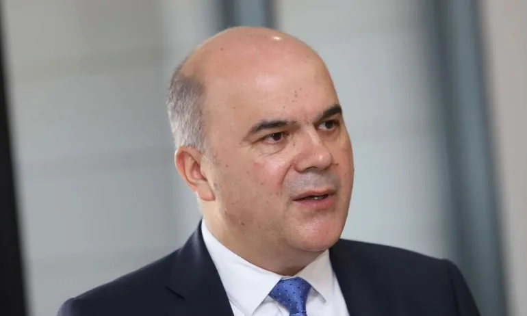 Над 12 млрд. лв. за пенсии и болнични през 2020 г. - Tribune.bg