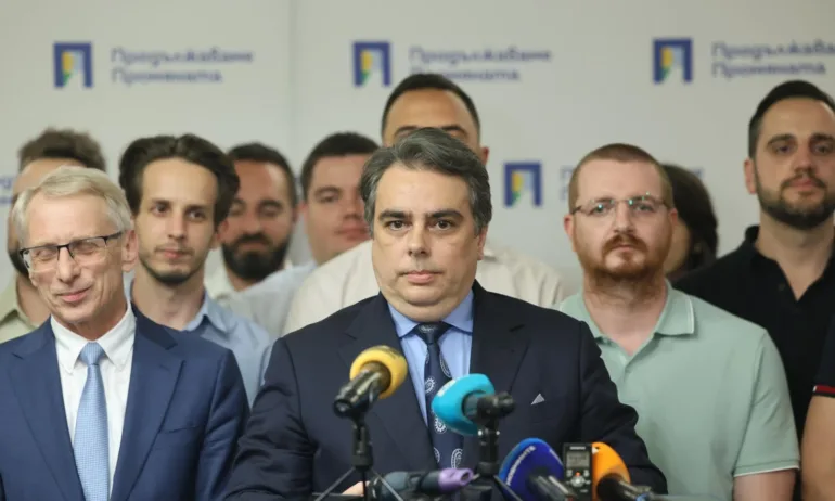 Асен Василев еднолично поема ПП, Лена Бориславова не можела да натиска четирима мъже - Tribune.bg